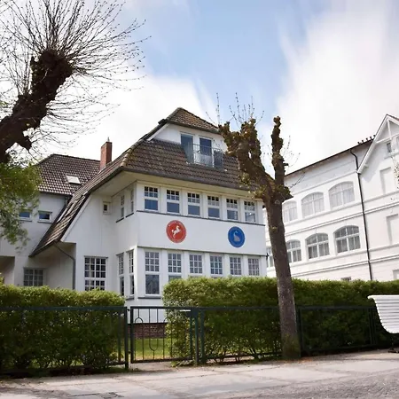 Apartment Weisses Roessl Seepferdchen Binz